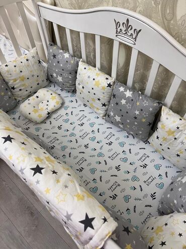 детский одеяло: Продаются бортики для детской кроватки, в комплекте имеются подушка и