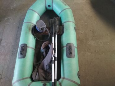 лодка резиновая: Продаю резиновую лодку Волга. В комплекте: сумка, насос, весла