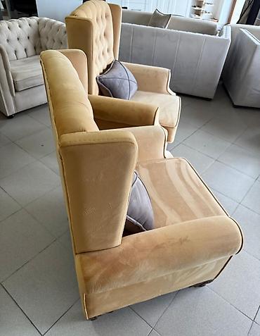 Kreslolar: Məhsul: 2 ədəd klassik “wingback” kreslo dəsti Xüsusiyyətlər: - Rəng — 2