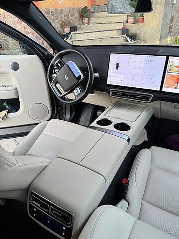 Другие автомобили: Li Auto L7 – это современный внедорожник, предлагающий просторный и — 9