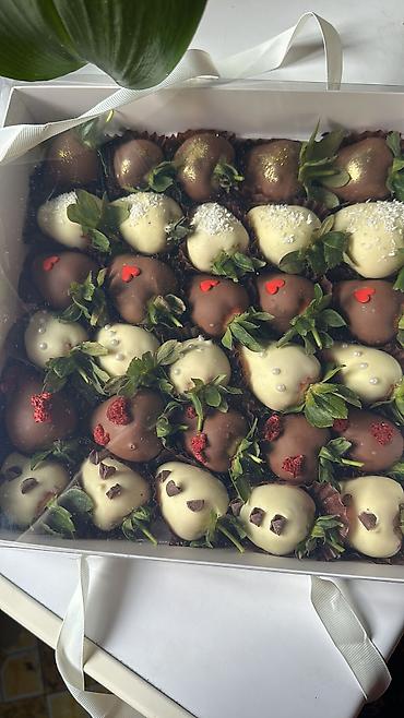 Кондитерские изделия, сладости: Клубника в шоколаде, по самой низкой цене по городу. Сочная клубника в — 25