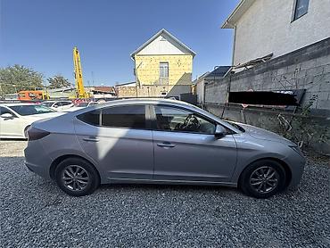 h 100: Hyundai Avante: 2020 г., Газ, Седан — 4