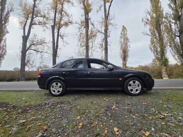 Opel: Opel Vectra C sedan - Kuzov: 4 qapılı sedan, qara rəng - Mühərrik — 5