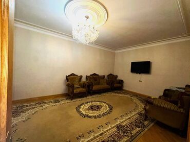 Ofislər: Binəqədi rayonu, 6-cı mikrorayon – “Nesimi”metrosuna yaxın, sakit və — 6