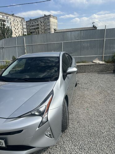 Toyota: Toyota Prius: 2018 г., 1.8 л, Типтроник, Гибрид, Хэтчбэк