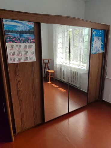 подставка под тв: Продам шифоньер в отличном состоянии. Производство Германии. Размер