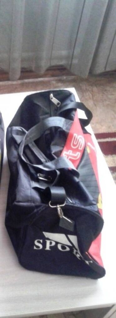 спортивная сумка бу: Спортивная сумка. Для спорта, для поездок. Цвет чёрный. Размеры