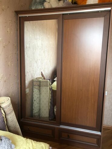 klon geyimi: İşlənmiş, Açılan, 2 qapılı Düz dolab, Qarderob, paltar dolabı