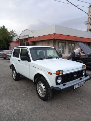 шины на ниву: ВАЗ (ЛАДА) 4x4 Niva: 2015 г., 1.7 л, Механика, Бензин, Жол тандабас