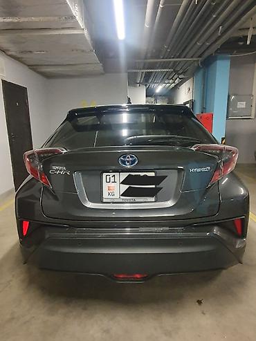 хунчи авто: Toyota C-HR: 2017 г., 1.8 л, Вариатор, Гибрид, Кроссовер — 3