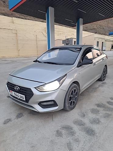 Транспорт: Hyundai Solaris: 2017 г., 1.6 л, Автомат, Бензин — 1