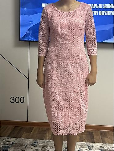 женские юбочные костюмы: Женские платья — подборка моделей 1) Длинное розово‑черное платье с — 5