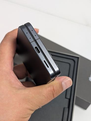 Техника и электроника: Samsung Galaxy Z Flip7, Б/у, 512 ГБ, цвет - Черный, 2 SIM — 8