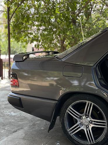 балон 19 5: Спойлер на крышку багажника для седана Mercedes-Benz (установлен на — 5