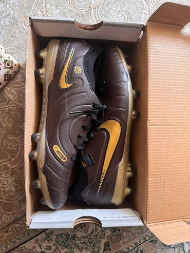 обувь 43 размер: Продаются бутсы Nike Tempo Legend 10 в Идеальном состоянии, были