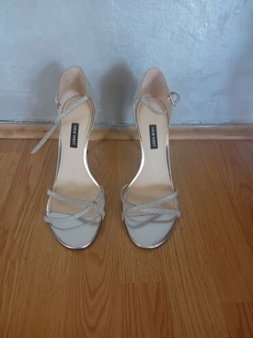 cipele na stiklu: Sandale, Nine West, 41