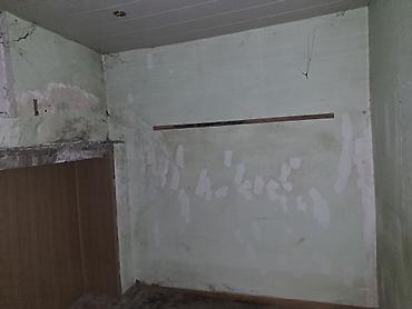 anbar satilir: Ev satilir qaz, isiq,su daimidi . 2 mertebeli bina evinin birinci — 1