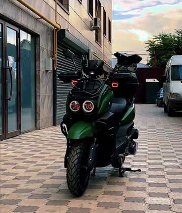 парок на венто: Скутеретта Yamaha, 200 куб. см, Бензин, Жаңы, Бөлүп төлөө менен