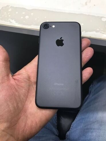 айфон 7 баткен: IPhone 7, Колдонулган, 128 ГБ, Jet Black, Заряддоочу түзүлүш, 100 %