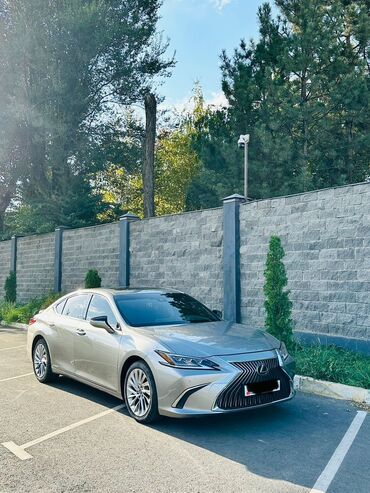 срочно в связи с переездом: Lexus ES: 2020 г., 2.5 л, Автомат, Гибрид, Седан