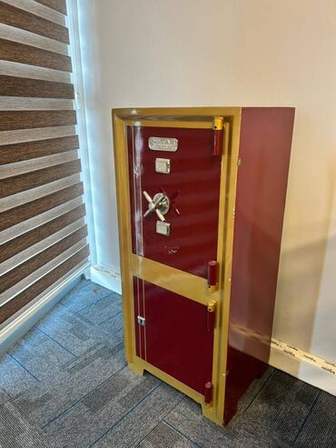 Digər mebel: Avadanlıqların hər biri ideal vəziyyətdədir. Az işlənilmişdir — 13