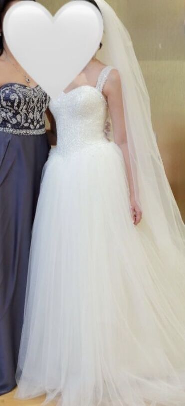 Toy paltarları: Gəlinlik – klassik A-kəsim/saray silueti Nova Bella Bridal