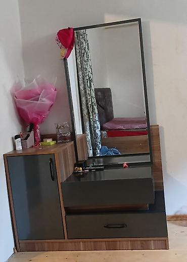 taxta komod: Güzgülü makiyaj/komod dəsti - Material: MDF/laminat kombinasiyası — 1
