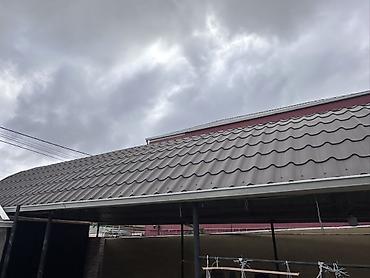 Материалы для кровли крыш: Navesin bütün hisseleri satılır ucuz qiymete!!! Metall kirəmit — 1