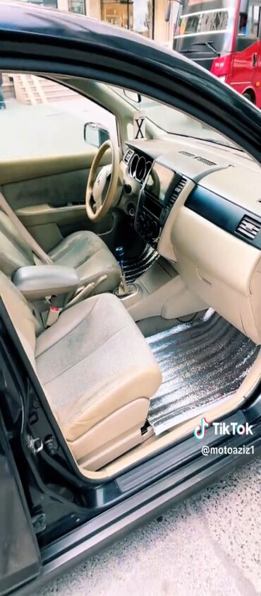 Nissan: Nissan Tiida: 1.6 l | 2008 il Hetçbek — 3