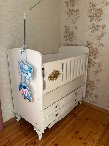 Мебель для дома: 200 AZN Yeni kimidir uşaq 2-3ay yatıb içində Üstündə matras və tüldə