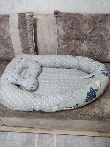 подушка для детей: Гнездо кокон для младенцев с ортопедической подушкой, почти не
