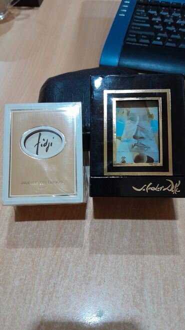 Ətriyyat: 1-Diorissima -170 ( 7.5 ml ) 2-Miss dior 150 azn (7.5 ml ) 3-Kachet — 9