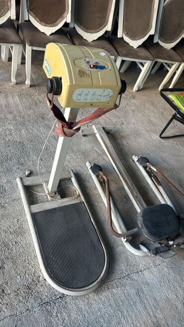 Paltaryuyan maşınlar: - Silverline ön-yükləməli paltaryuyan maşın. Qara korpus, geniş şüşə — 8