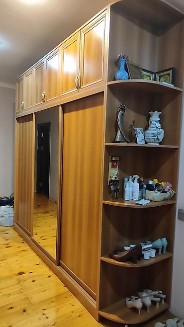 tavan taxta: Geniş funksionallığa malik “kupe” tipli 3 qapılı şkaf-garderob. Əlavə — 2