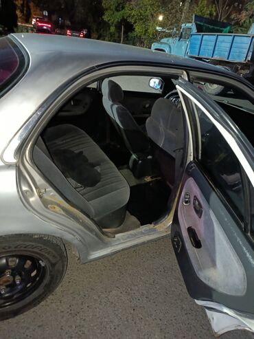 Hyundai: Hyundai Sonata: 1995 г., 2 л, Механика, Бензин, Седан — 5