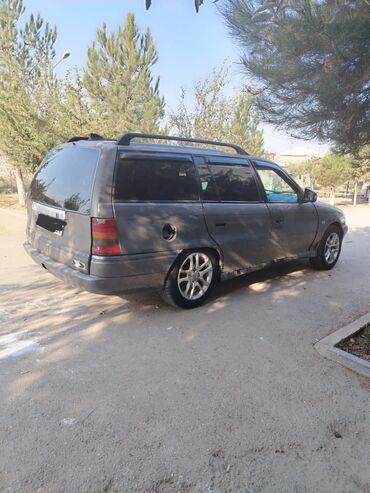 Opel: Opel Astra Caravan (şunur kuzov) Xüsusiyyətlər: - Kuzov — 3