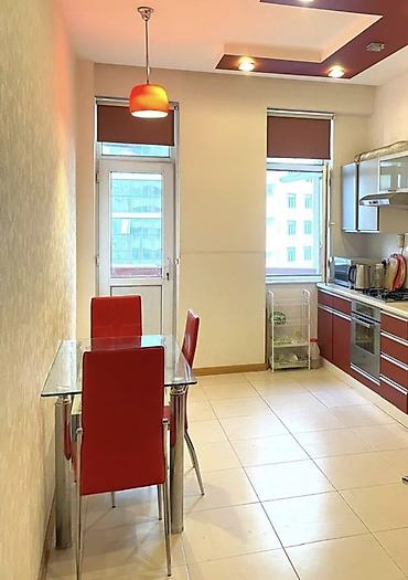 1 комнатная квартира в новостройке: Mənzilin təsviri - Plan: geniş qonaq otağı, ayrıca mətbəx, yataq — 2