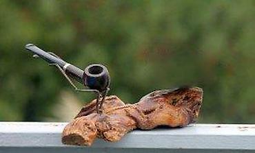 Stare vaze i dekor: Stara pepeljara sa dva držača za lule na drvenom postolju. Stara — 7