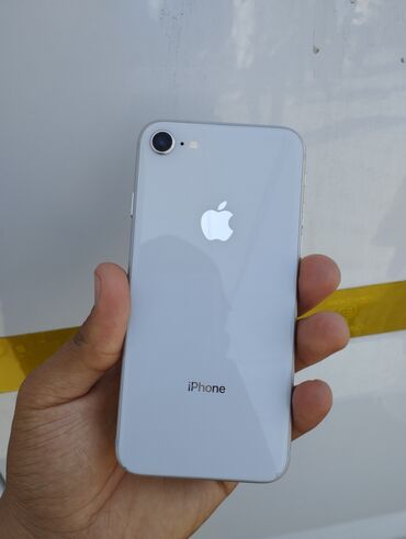 Apple iPhone: IPhone 8, Б/у, 64 ГБ, Белый, 79 %