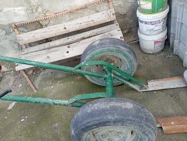 Производство пескоблоков: Срочно продается аппарат песко блока. В комплекте: мешалка, 2шт at lalafo.kg — 6 Производство пескоблоков: Срочно продается аппарат песко блока. В комплекте: мешалка, 2шт — 6