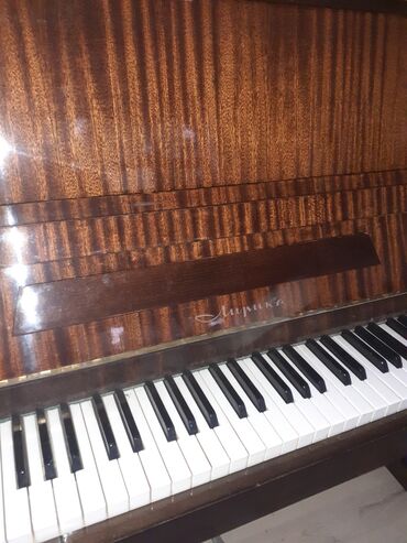 lalafo piano satışı: Pianino satilir,Qoz agacidir. ela veziyyetde.Moskva istehsali