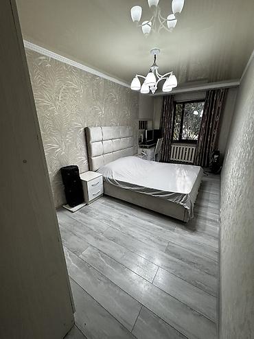 6 ти комнатная квартира: 3 комнаты, 64 м², 6 мкр 104 серия, 1 этаж, Евроремонт — 8