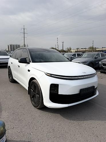 Lixiang: Lixiang L6: 2024 г., 1.5 л, Гибрид, Кроссовер — 6