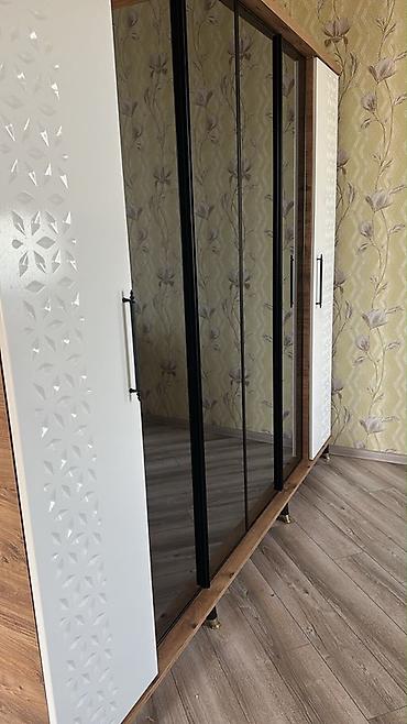 qab qacaq ecemi: Yataq otağı mebel dəsti Tərkib: - 4 qapılı paltar şkafı: ortada tünd — 3
