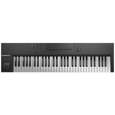 большие музыкальные инструменты: Б/у MIDI-клавиатура Native Instruments Komplete Kontrol A61 + педаль