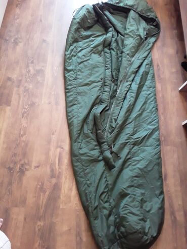 balıqçı: Çadırda yatmaq üçün yuxu tulumu