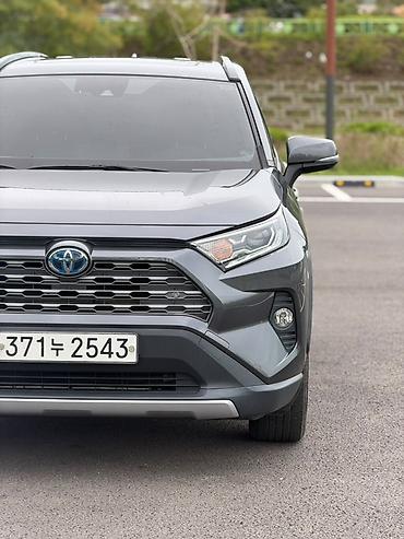 rav 4 2025: Toyota RAV4: 2020 г., Гибрид, Кроссовер — 2