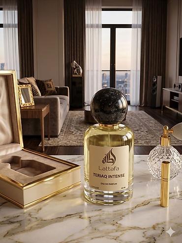 pilot 65 eau de parfum: Müxtəlif markalı, zərif şüşə butulkalarda təqdim olunan ətirlər — 2