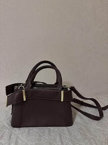 Çantalar: A klass GUESS (Los Angeles) qadın çantası - Rəng: tünd qəhvəyi — 5
