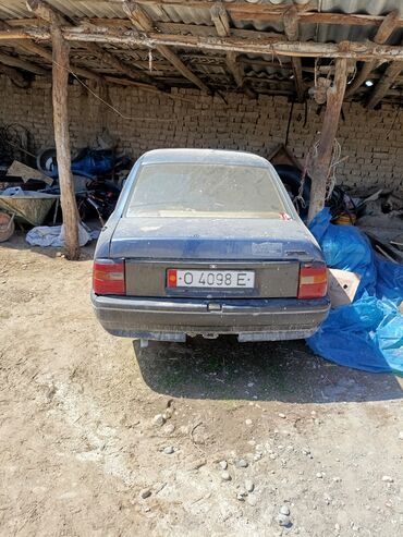 купить опель вектра б: Opel Vectra: 1990 г., Седан